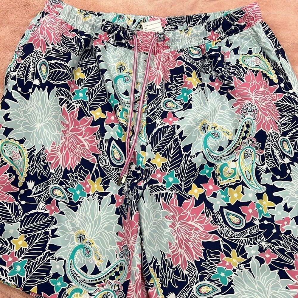 Peter Millar swim trunks size large leaf print